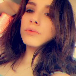 Meet your Posher, Adela